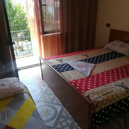 Hera 2 Hotel *